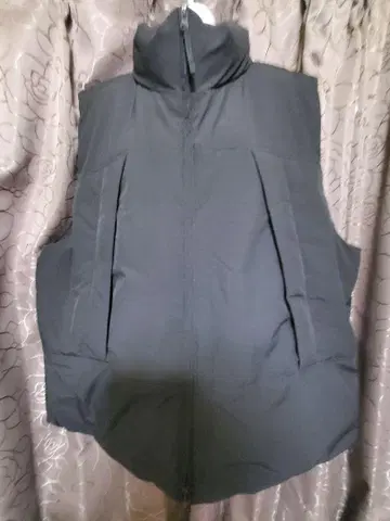 지유 새상품급 3XL 블랙 슬리브리스 다운 베스트