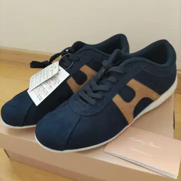 미사용 새상품 HAWKINS SPORT MIRANDA 23.5cm