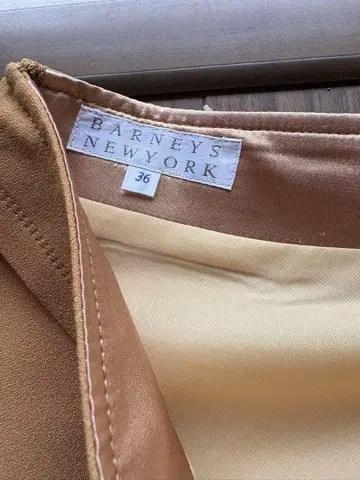 BARNEYS NEW YORK 바니스 뉴욕 스커트 (사이즈 36)