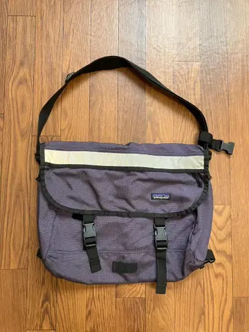 Patagonia critical mass 메신저 백 퍼플