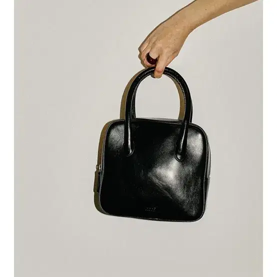 DUNST | 던스트 Dunst Bowling Bag Black on Bunjang Global Site.