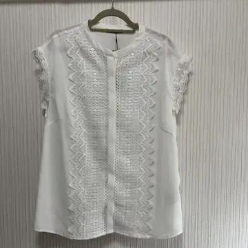 택 포함 미사용 새상품 어반 리서치 로쏘 화이트 블라우스 레이스 장식