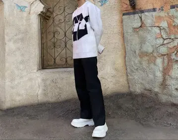 JW Anderson 오버 사이즈 니트