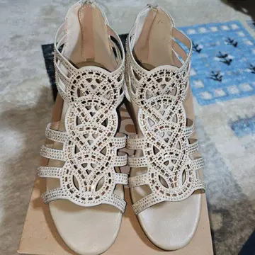 MUUM 베이지 컷 아웃 디자인 샌들 L 사이즈