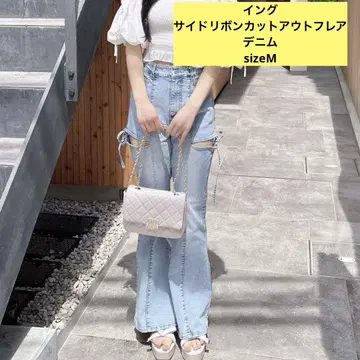 택 포함 새상품 사이드 리본 컷 아웃 플레어 데님 팬츠