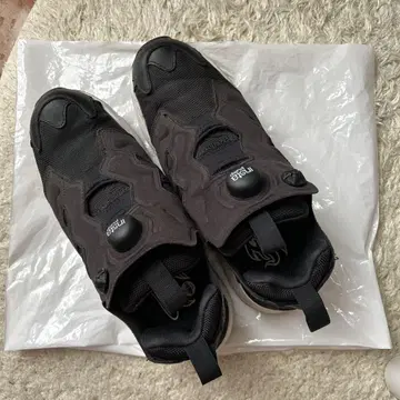 리복 Instapump Fury 블랙