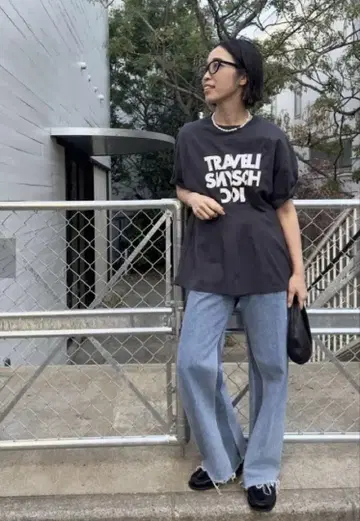 컨셔스 로고 티셔츠 가리야르다 가리얀테 차콜 그레이