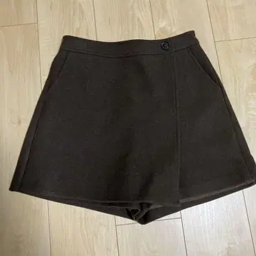 ENEU 랩 버튼 코트 브라운