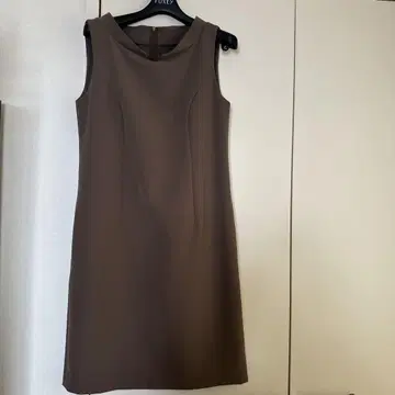 폭시 뉴욕 브라운 슬리브리스 무릎 기장 원피스 38