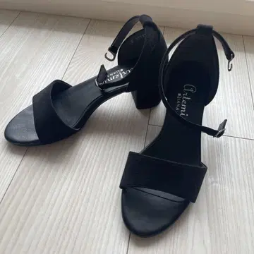 아르테미스 다이애나 블랙 앵클 스트랩 샌들