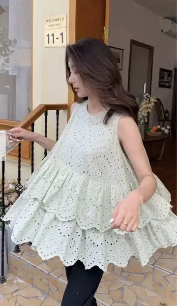 BIRTHDAY BASH 벌스데이 바쉬 상의 프릴 레이스 인기