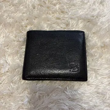 IL BISONTE 주름 가죽 2단 접이식 지갑