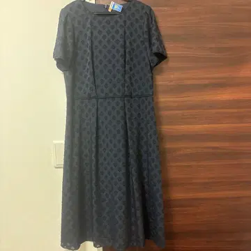 리플렉트 비품 클리닝 완료 [세탁 가능] 기하학 패턴 컷 자카드 원피스