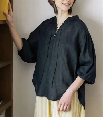 카나코 씨와 함께 만든 2WAY 린넨 블라우스 블랙