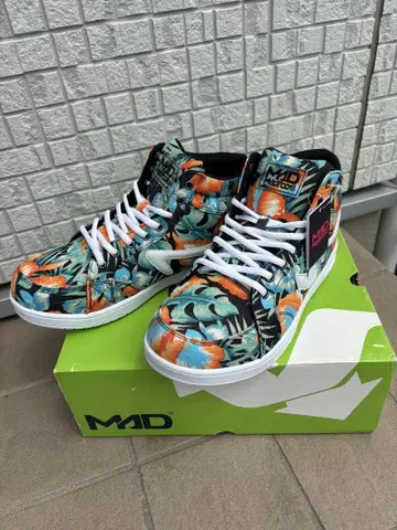 MAD FOOT 하이컷 스니커즈 (새상품) 27.5cm