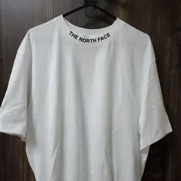 THE NORTH FACE 화이트 티셔츠