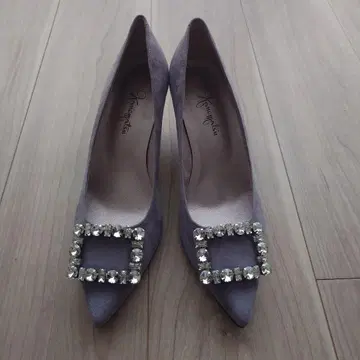 카네마츠 비쥬가 달린 펌프스 그레이 25cm