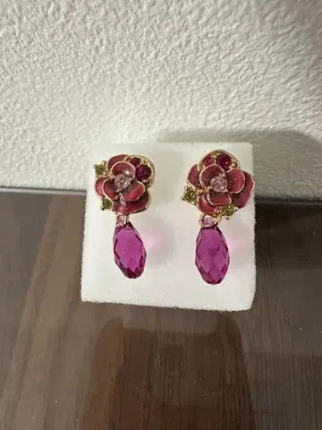 ANNA SUI 귀걸이 (장미 모티브) 2way
