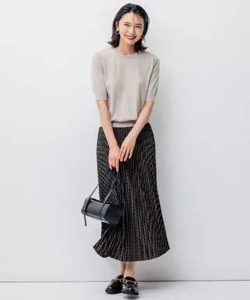 택 포함 새상품 23구 체인 모티브 플리츠 스커트 블랙 프린트 46