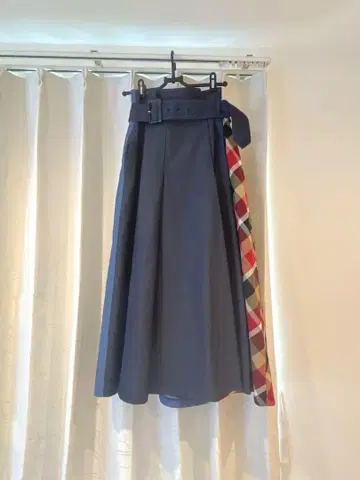 BLUE LABEL 플레어 스커트 38 네이비