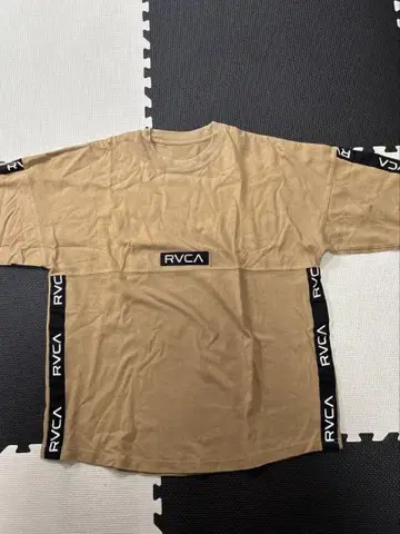RVCA 베이지 오버 사이즈 티셔츠