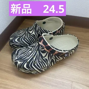 새상품 Crocs 제브라 패턴 클로그 샌들 24.5cm