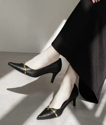블랙 메쉬 스틸레토 펌프스