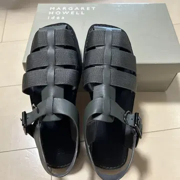 마가렛 호웰 샌들