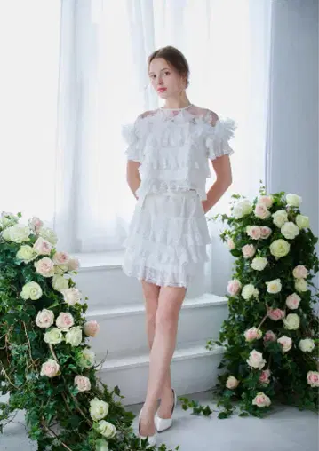 RIU Sheer pleats flower tops 화이트 R짱