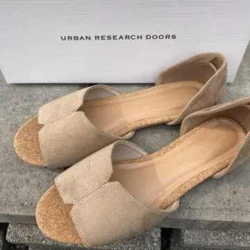URBAN RESEARCH DOORS 베이지 샌들