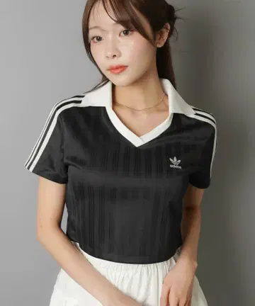 아디다스 크롭 피케 셔츠 V넥 숏 기장