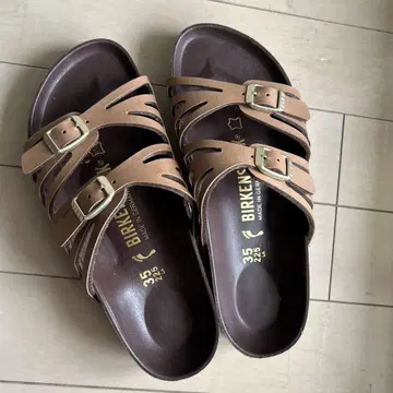 BIRKENSTOCK 브라운 샌들 35