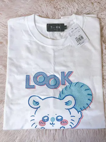 치이카와 모몽가 LOOK 티셔츠