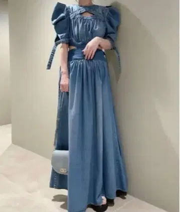 snidel 스위칭 데콜테 오픈 원피스