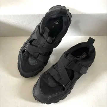 ZARA 자라 오픈 테크니컬 스니커즈 블랙 24.0