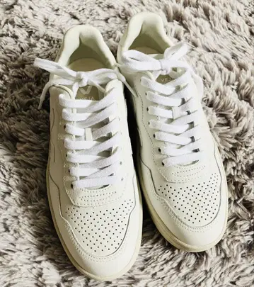 VEJA 화이트 스니커즈