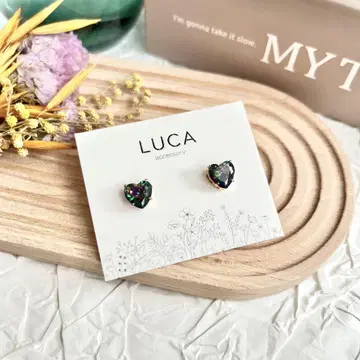 LUCA 갤럭시 하트 귀걸이