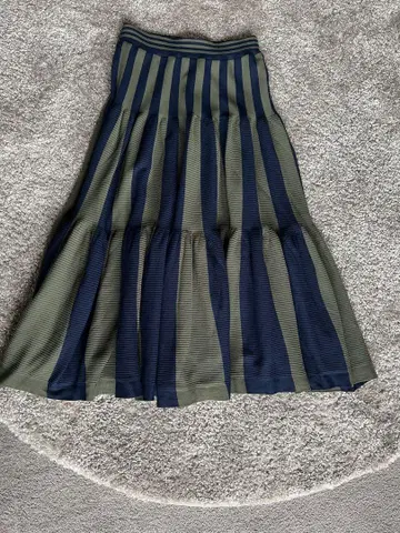 CFCL CASCADES TIERED SKIRT 카키&네이비