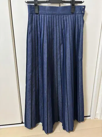 새상품급 DRESSTERIOR 데님 플리츠 스커트 34 XS