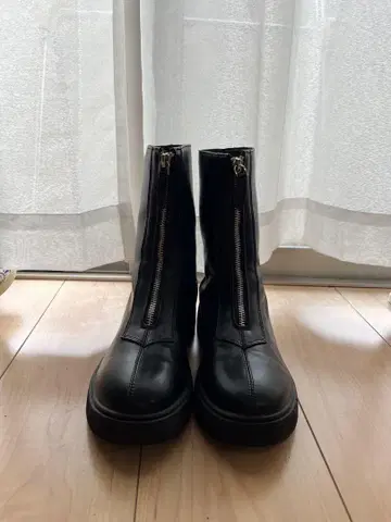 블랙 가죽 엔지니어 부츠
