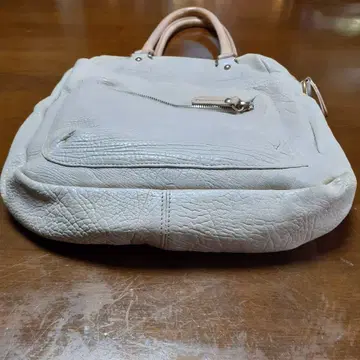 브루넬로 쿠치넬리 아이보리 가죽 토트백