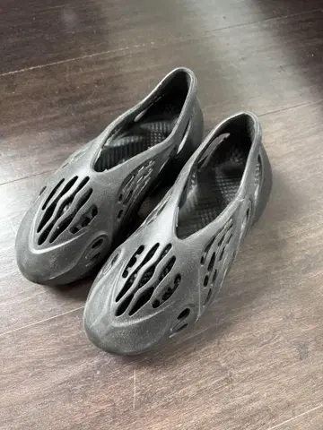 블랙 메쉬 디자인 샌들