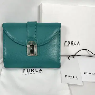 미사용에 가까운 FURLA 훌라 3단 폴더형 지갑 오페라 그린 박스 포함