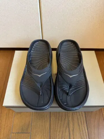 호카오네오네 샌들