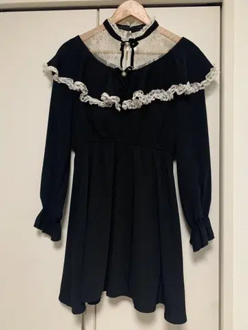 로지타 블랙 레이스 프릴 원피스 Free size