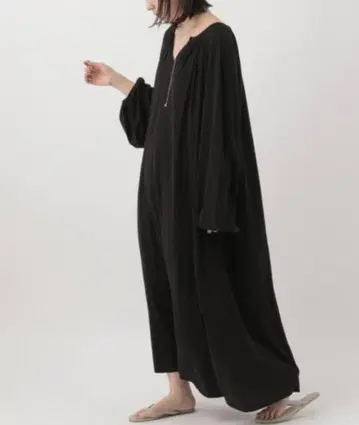 Chaos 블랙 르네 개더 원피스
