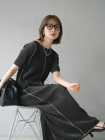 새상품급 Lumier 배색 플리츠 원피스/블랙 루미에