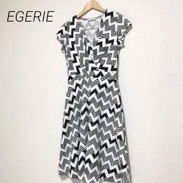 EGERIE 에제리 스트레치 V넥 원피스