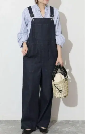 V 넥 스탠드 프릴 블라우스 슬로브 이에나 색스 블루