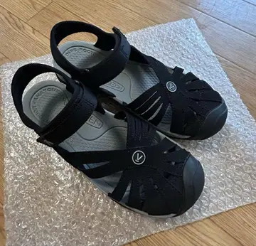 KEEN 로즈 샌들 블랙 24.5cm